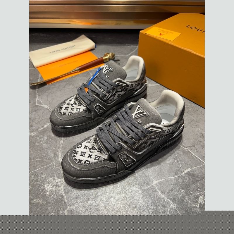 l**is V*t*n sneakers
